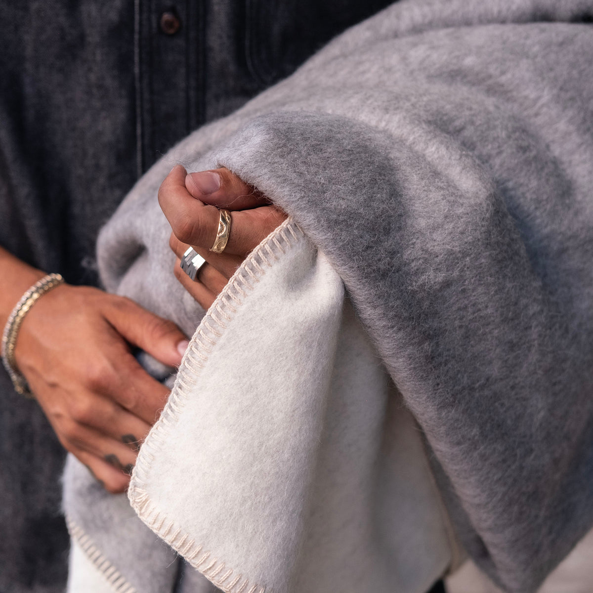 Ultimate Pure Alpaca Luxury Blanket (Twin Size)