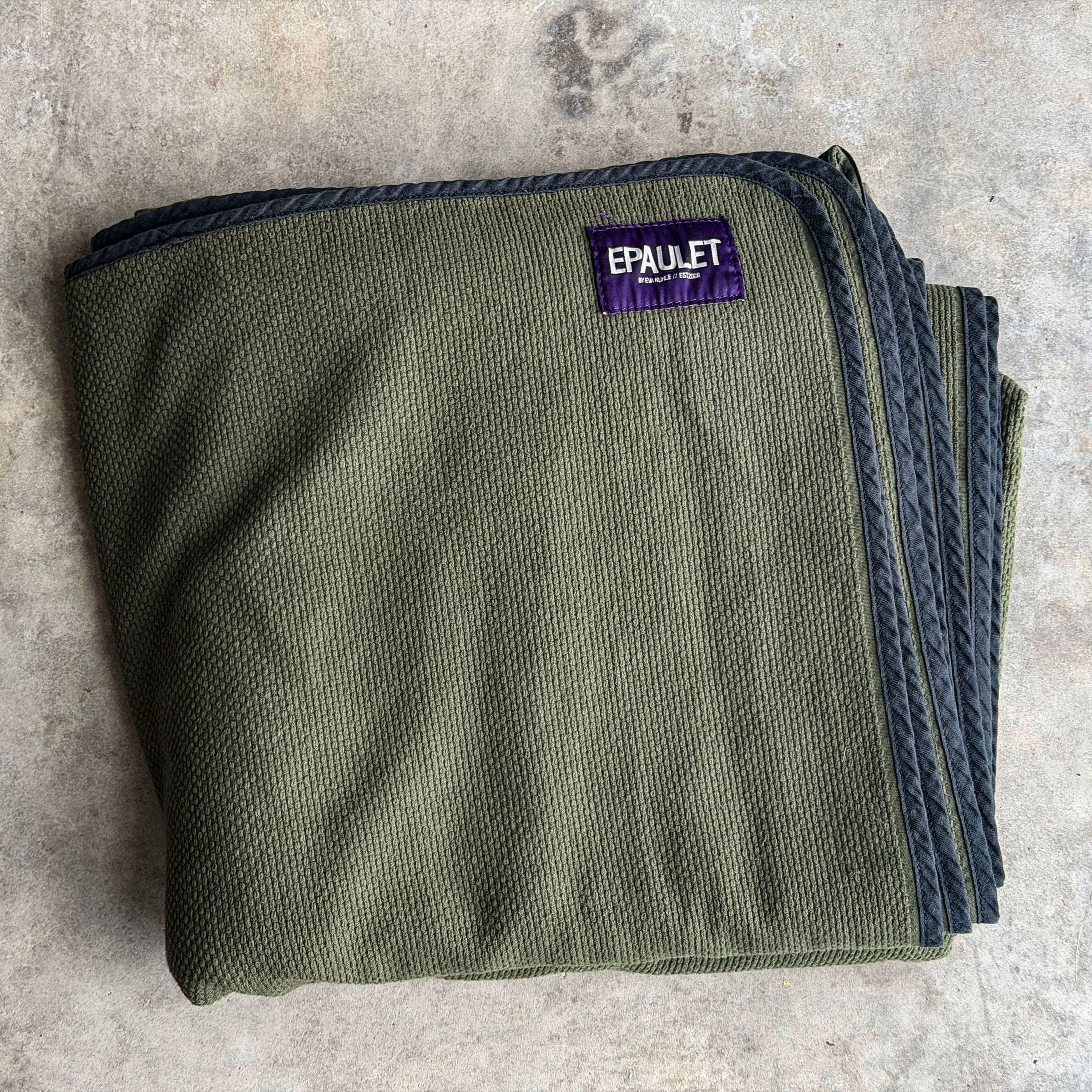 Sashiko Throw Blanket Olive